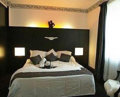 фото отеля Logis Le Rocher Blanc Hotel Albaret-Sainte-Marie