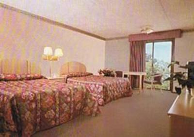 фото отеля Chateau Royale Inn