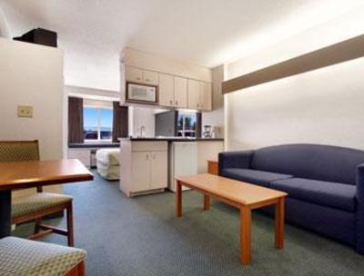 фото отеля Microtel Inn & Suites Richmond Airport