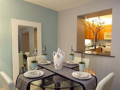 фото отеля Columbus Plaza Apartments Chicago