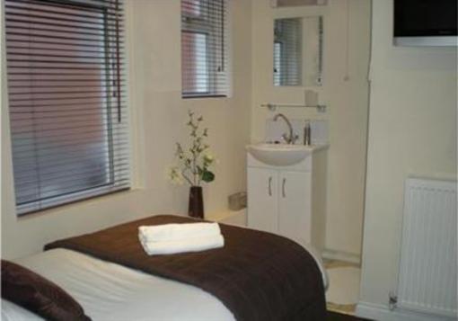 фото отеля Elmswood Guest House