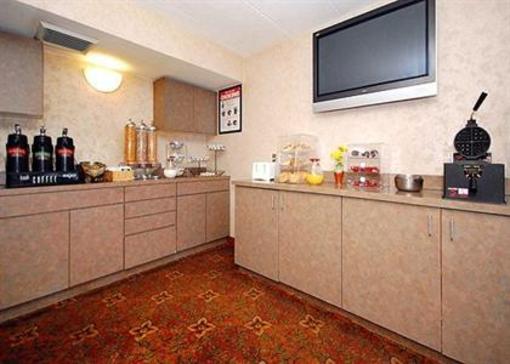 фото отеля Econo Lodge Elmira