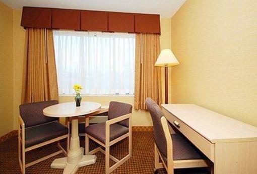 фото отеля Econo Lodge Elmira