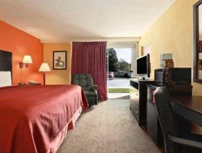 фото отеля Howard Johnson Express Inn Lumberton