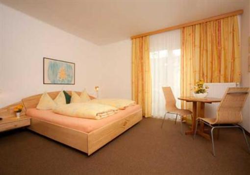 фото отеля Appartementhaus Villa Flora Velden am Worthersee