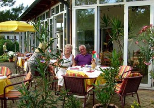 фото отеля Appartementhaus Villa Flora Velden am Worthersee