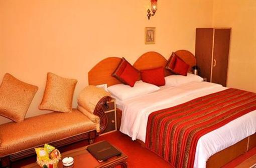 фото отеля Natraj Hotel