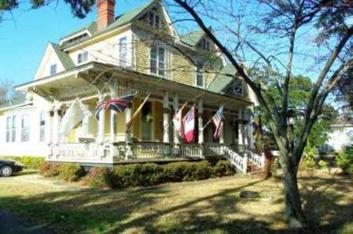 фото отеля Berney Fly Bed and Breakfast