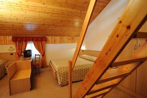 фото отеля Petit Tournalin Hotel Ayas