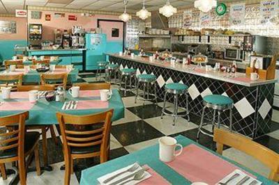 фото отеля Tidewater Inn West Yarmouth