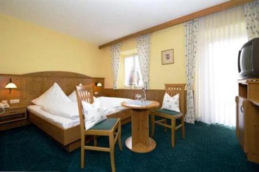 фото отеля Gasthof-Hotel Zur Post Samerberg