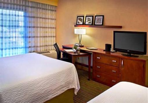 фото отеля Courtyard by Marriott Mt. Laurel