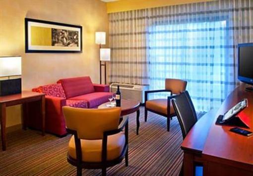 фото отеля Courtyard by Marriott Mt. Laurel