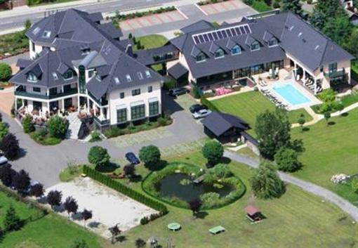 фото отеля Christinenhof & Spa Sport und Tagungshotel Tauer