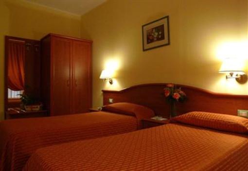 фото отеля Degli Amici Hotel Artena