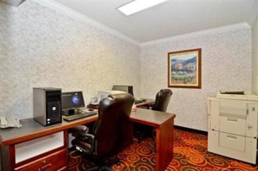 фото отеля Salbasgeon Suites of Corvallis