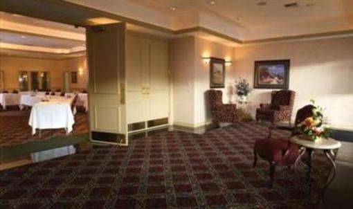 фото отеля Salbasgeon Suites of Corvallis