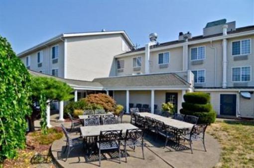 фото отеля Salbasgeon Suites of Corvallis