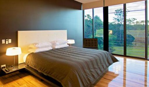 фото отеля Glass on Glasshouse Cottages Caloundra