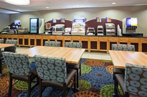 фото отеля Holiday Inn Express & Suites Rochester South Medical Center