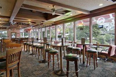 фото отеля Red Lion Hotel Vancouver at the Quay
