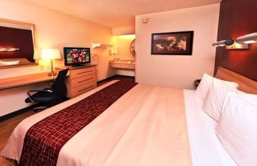фото отеля Red Roof Inn Tampa Fairgrounds