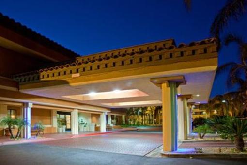 фото отеля Holiday Inn Express Moreno Valley