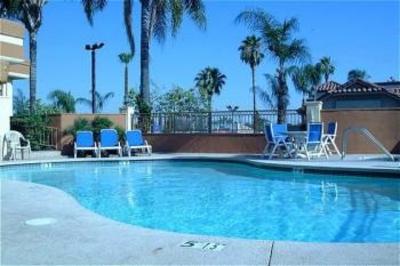 фото отеля Holiday Inn Express Moreno Valley