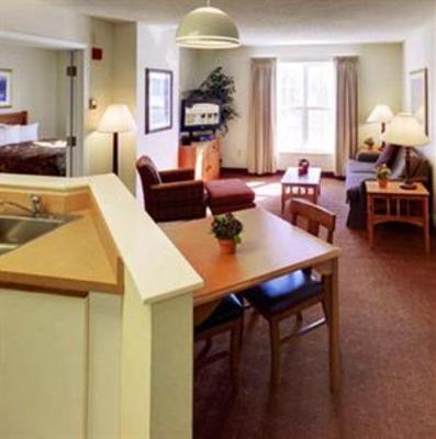 фото отеля CrestHill Suites Wichita