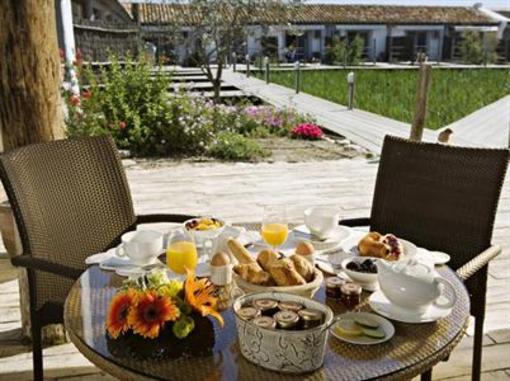 фото отеля Hotel Les Arnelles