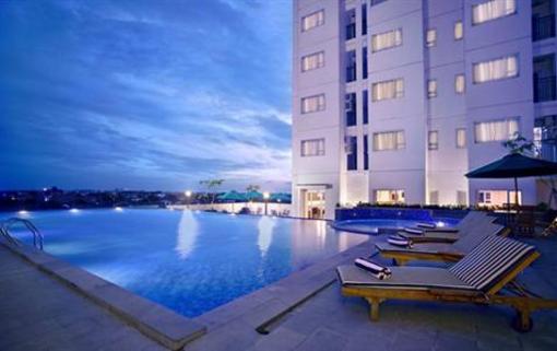 фото отеля Aston Pluit Hotel & Residence