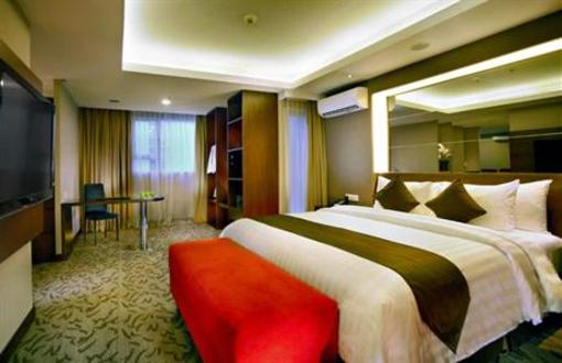 фото отеля Aston Pluit Hotel & Residence