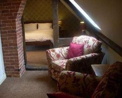 фото отеля Broom Hall Inn Alcester