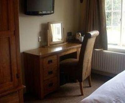 фото отеля Broom Hall Inn Alcester