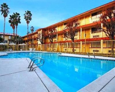 фото отеля Quality Inn & Suites Bakersfield