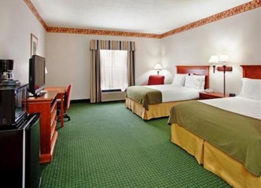 фото отеля Holiday Inn Express Batesville