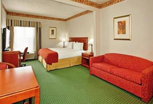 фото отеля Holiday Inn Express Batesville