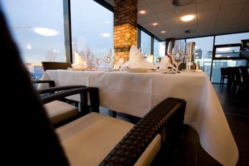 фото отеля Hotel Dolphin Senec