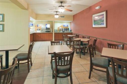 фото отеля Holiday Inn Express Bishop