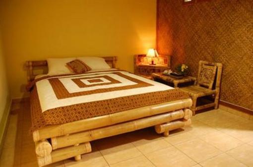 фото отеля Ndalem Padma Asri Guest House