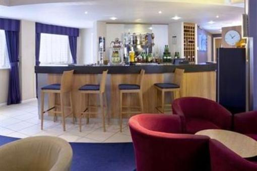 фото отеля Holiday Inn Express Portsmouth - Gunwharf Quays