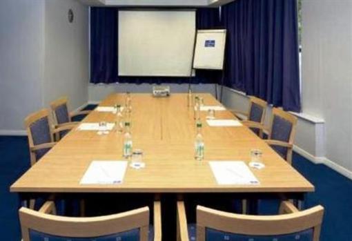 фото отеля Holiday Inn Express Portsmouth - Gunwharf Quays