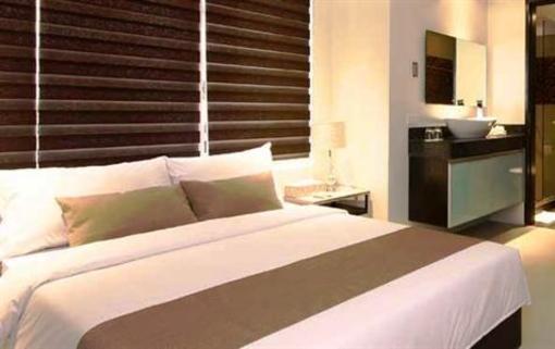 фото отеля Palm Rock Residences
