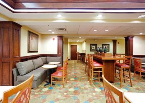фото отеля Holiday Inn Express Raleigh-Durham Airport