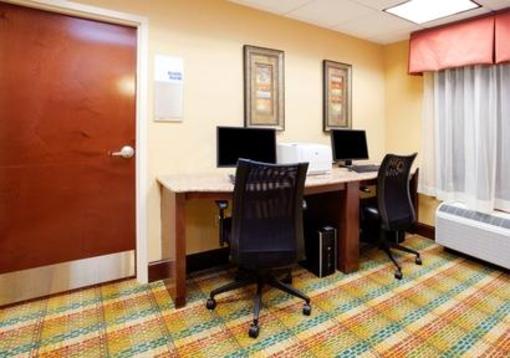 фото отеля Holiday Inn Express Raleigh-Durham Airport