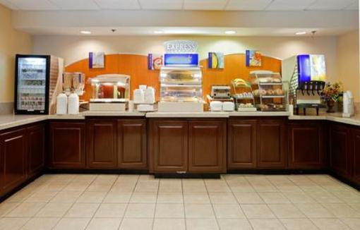 фото отеля Holiday Inn Express Raleigh-Durham Airport