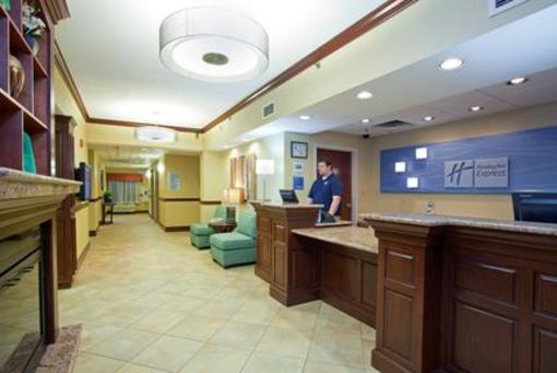фото отеля Holiday Inn Express Raleigh-Durham Airport