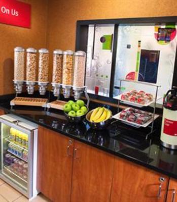 фото отеля TownePlace Suites Minneapolis Downtown