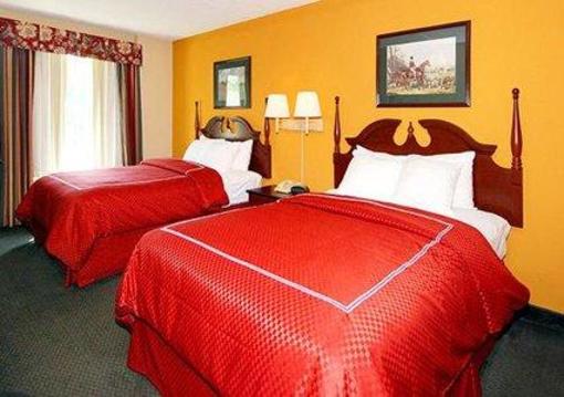 фото отеля Comfort Suites Airport Charlotte