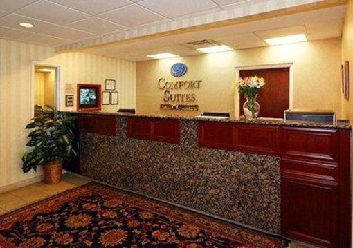 фото отеля Comfort Suites Airport Charlotte